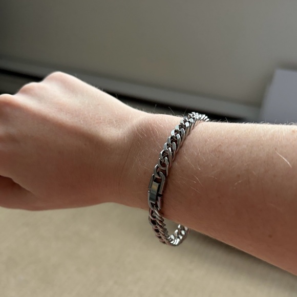 Diamond Quality Jewelry Chain Bracelet - Picture 4 of 8